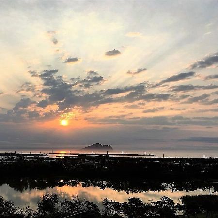 Lan Yue Homestay Toucheng Bagian luar foto