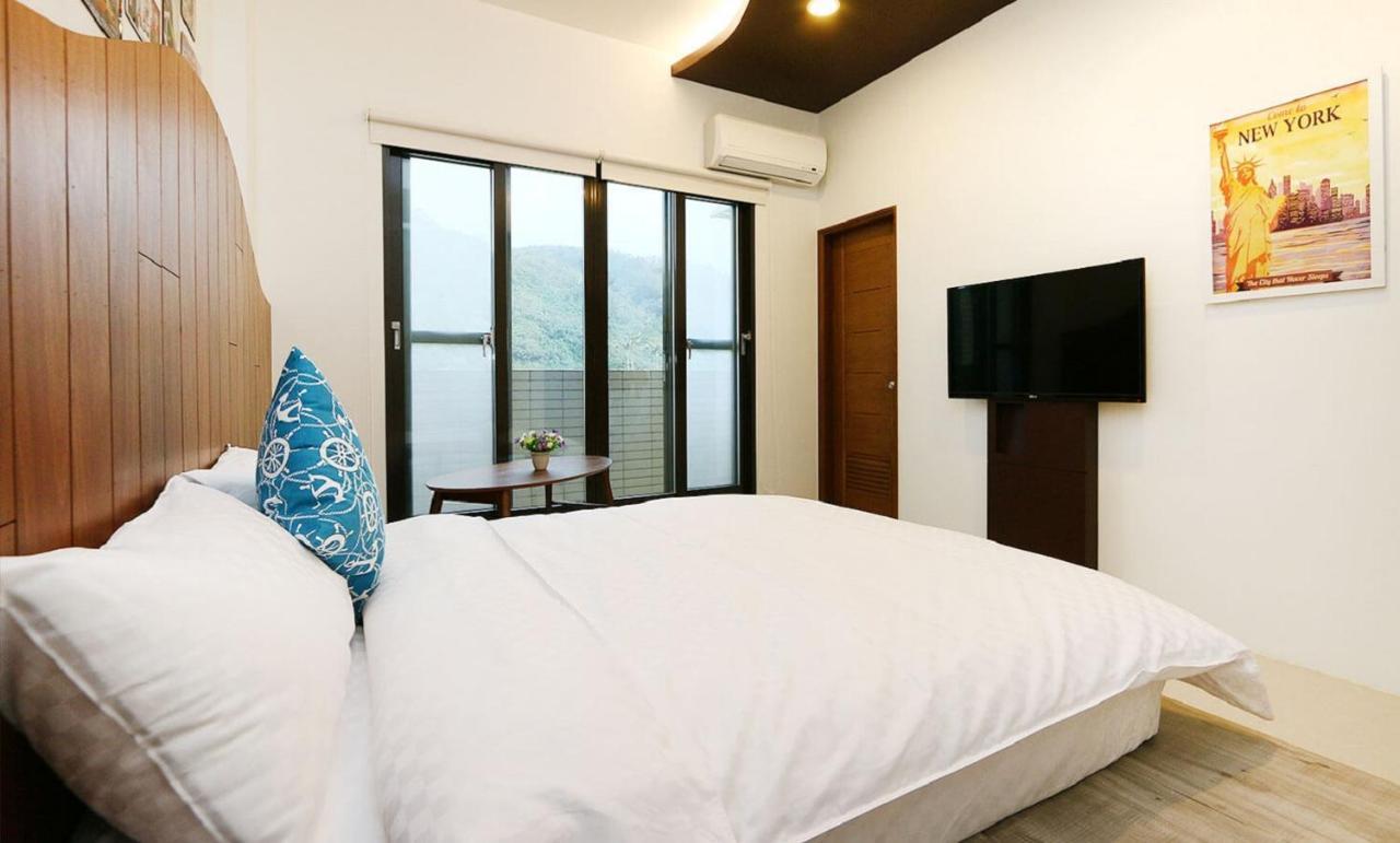 Lan Yue Homestay Toucheng Bagian luar foto